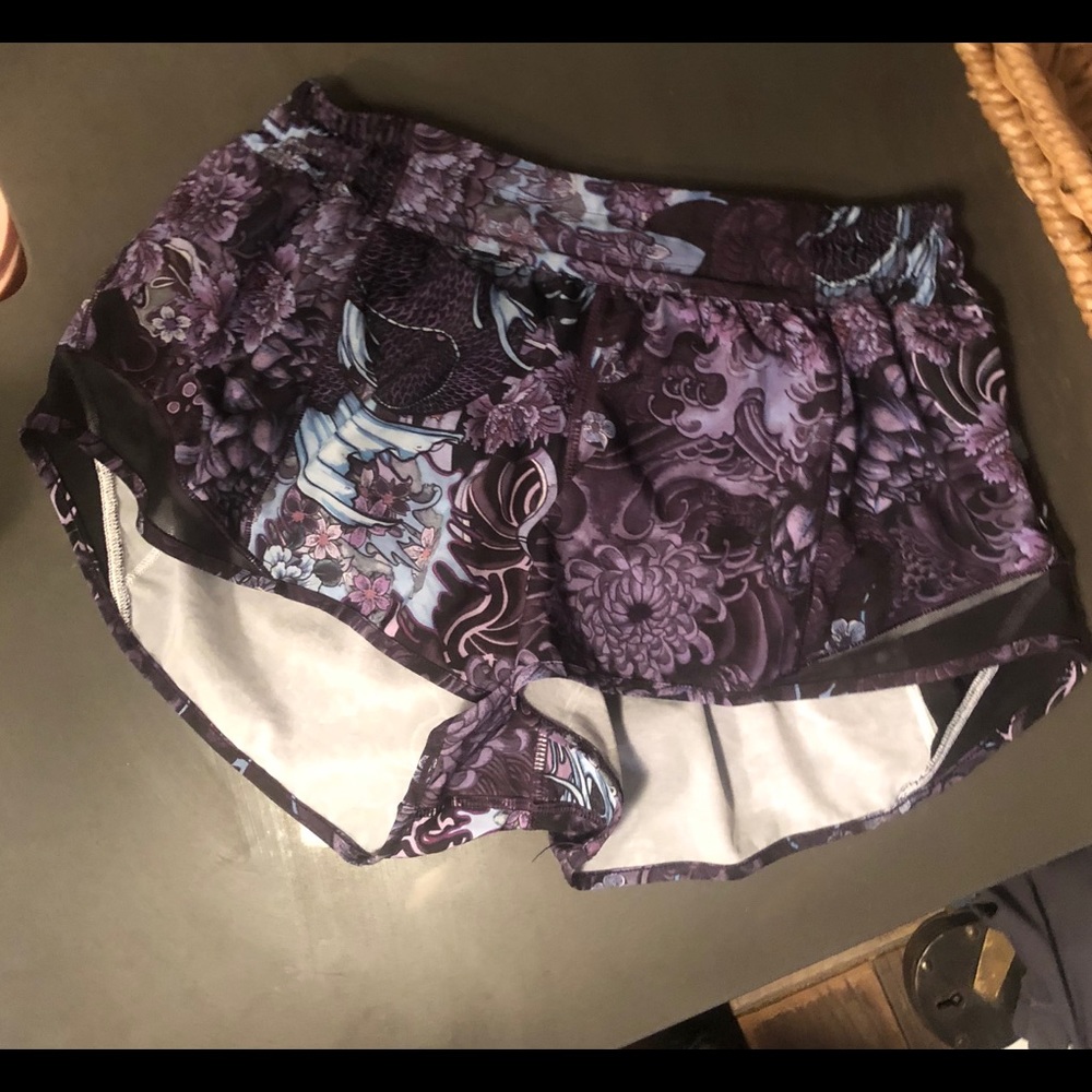 Lululemon Hotty Hot Short II 2.5”